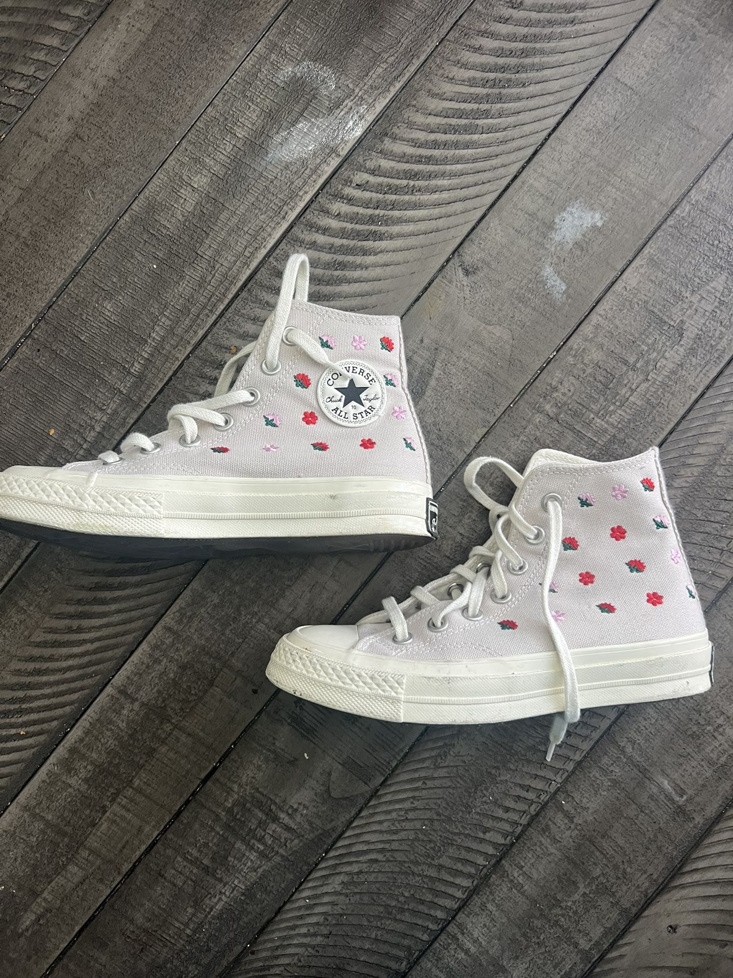 Converse Chuck Taylor Floral High Top Woman’s Size 5