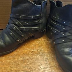 Girls black boots size 13