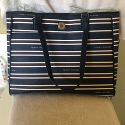 Tommy Hilfiger Purse New With Tags!