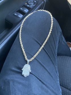 Gold Chain With VS1 Pendant