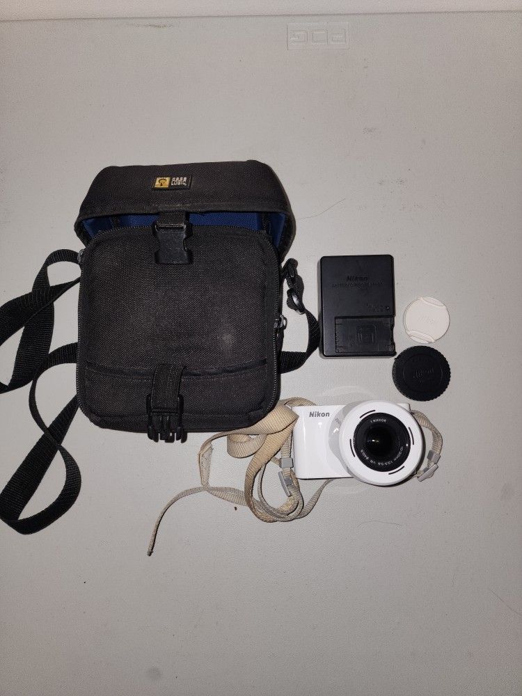 Nikon 1 J1 Camera Bundle