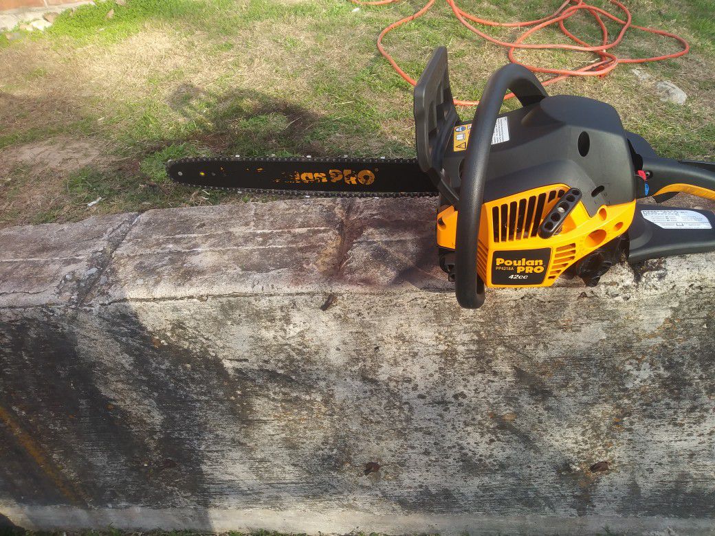 Poulan pro 18' 42cc gas chainsaw