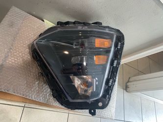 2024-2026 Hyundai Kona left headlight