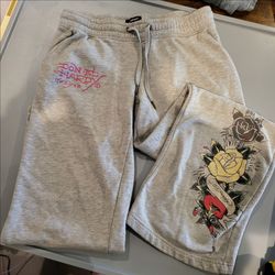 🔥ED HARDY SWEATPANTS 🔥
Y2K vibes are BACK 💋🌹