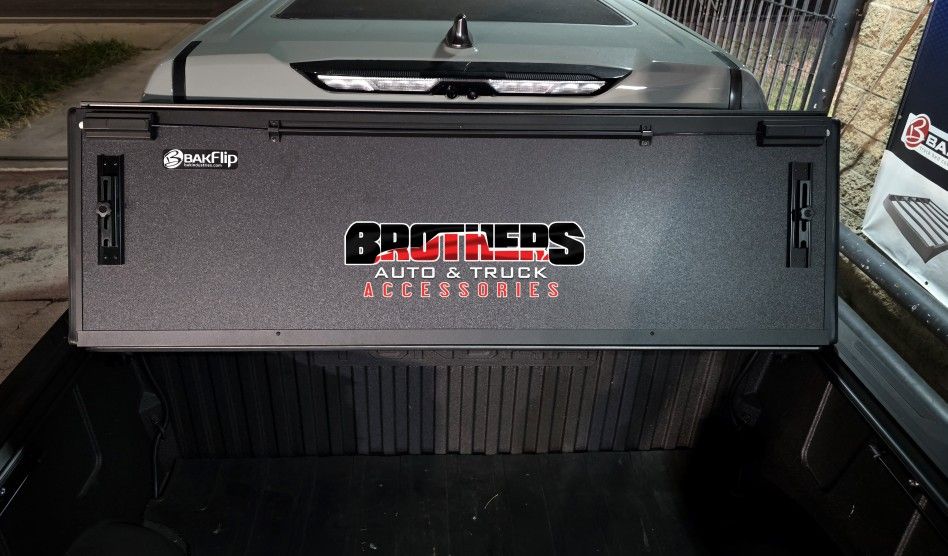 Tonneau Cover Flush Hard Bed Cover Tri-Fold Matte Finish Bakflip MX4 Tapaderas Al Raz