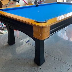 Pool Table 8ft  ( Free Delivery & Set Up ) 