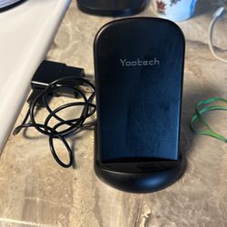 Yootech Cargador inalámbrico, soporte de carga inalámbrico máximo de 10 W, compatible con iPhone 15/15 Plus/15 Pro Max/14/14 Plus/14 Pro Max/13/SE 202