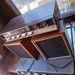 VINTAGE PANASONIC STEREO N SPEAKERS!! 250$