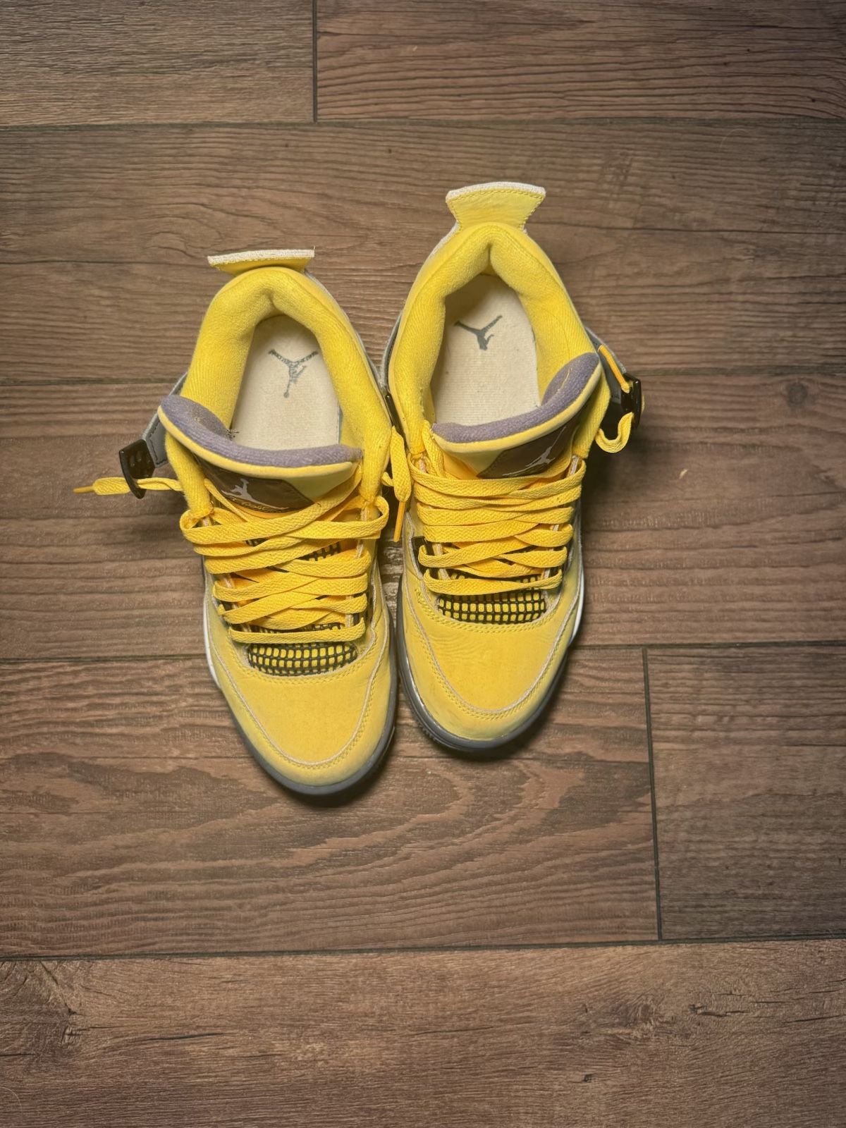 Jordan 4 Yellow Thunder Size 5.5y