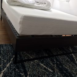 Queens Size Bed Dresser Mirror For Sale