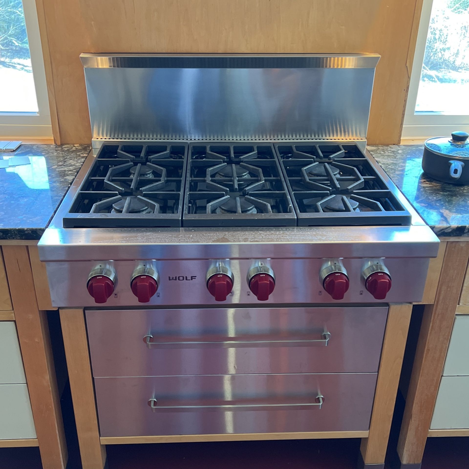 36” Wolf 6 Burner Cooktop
