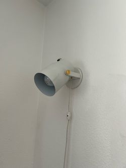 White Metal Wall Spotlight Lamp
