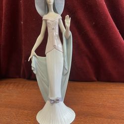 Lladro Lady Of Nice