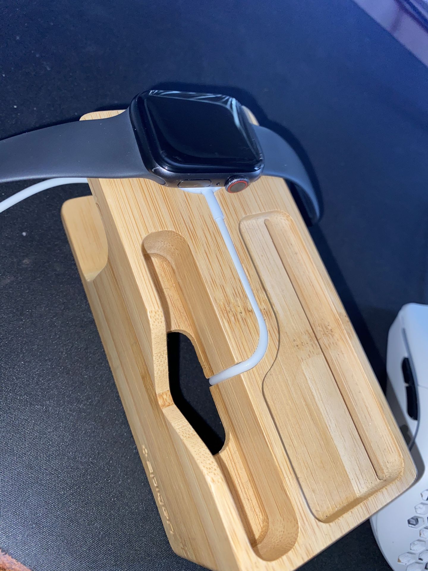 Apple Watch Series 5 Cellular Model 40mm
