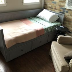 Trundle Daybed