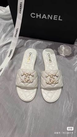 Brand new Cc slipper