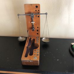 Old Fashion Gold Balance