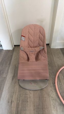 Baby bjorn bouncer