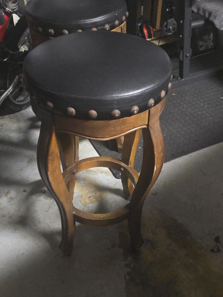 Wooden Barstools With Black Leather Seats