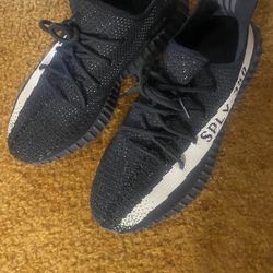 Yeezy Sz.9.5