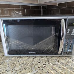 Moving Sale - Microwave