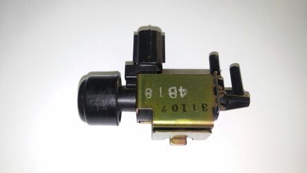Honda Accord vacuum control valve