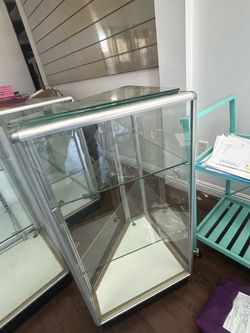 Small Aluminum Framed Pentagon glass countertops