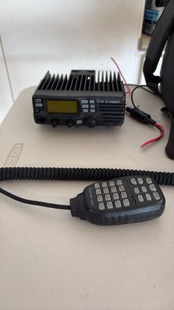 Icom IC-8000 2m Radio