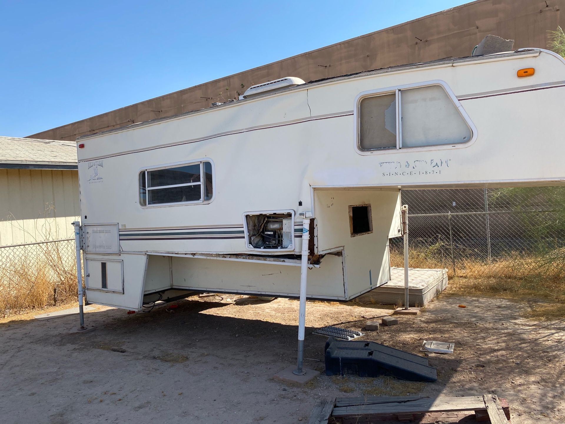 Truck camper