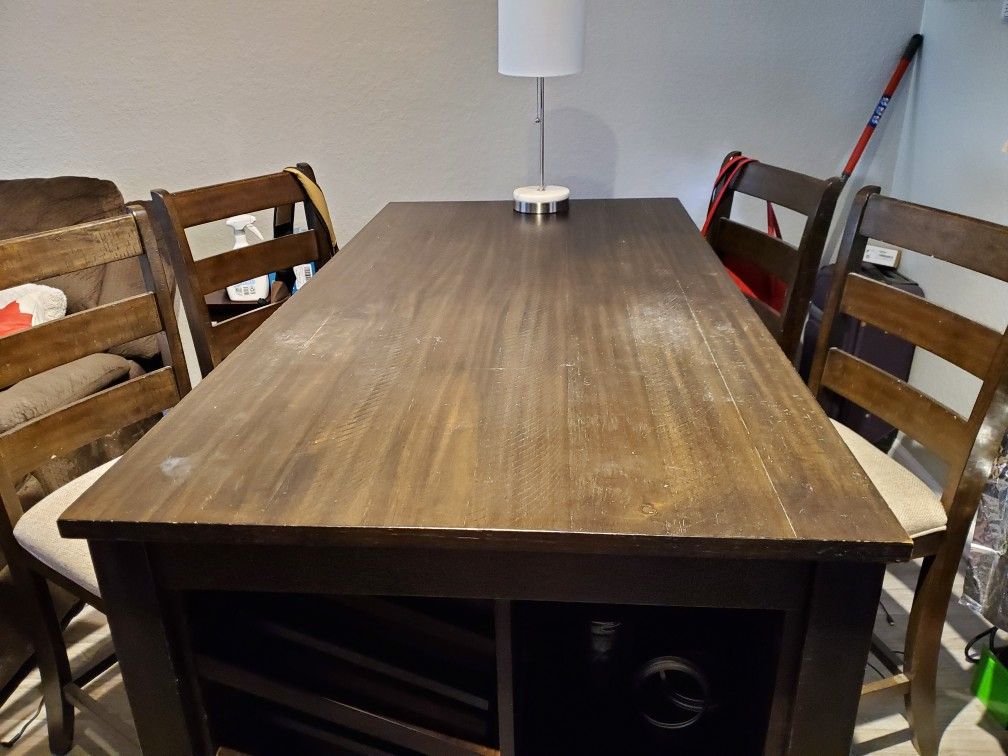 4 Seat Dining Table With Wine Rack And Storage