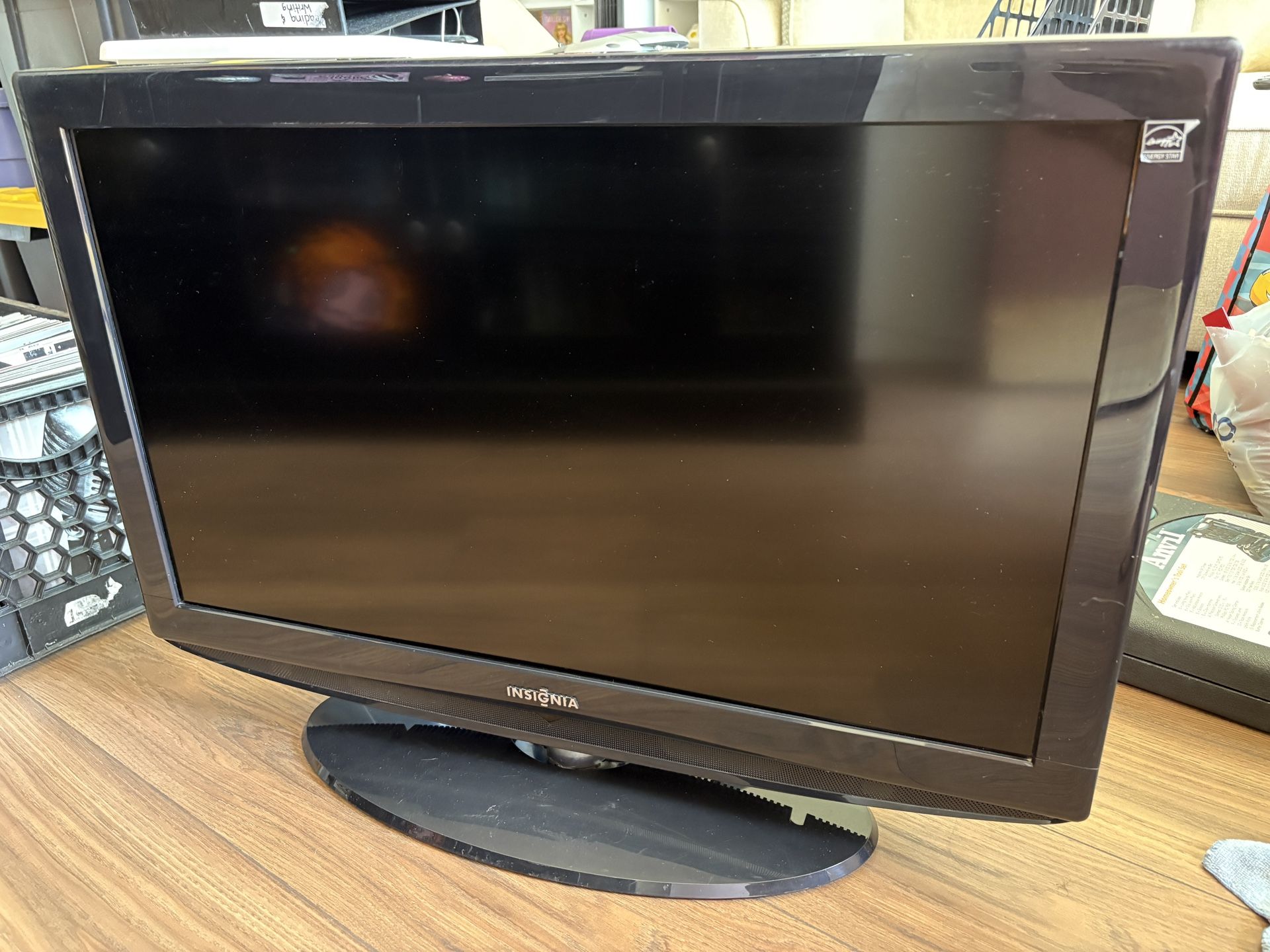 Insignia 32” TV
