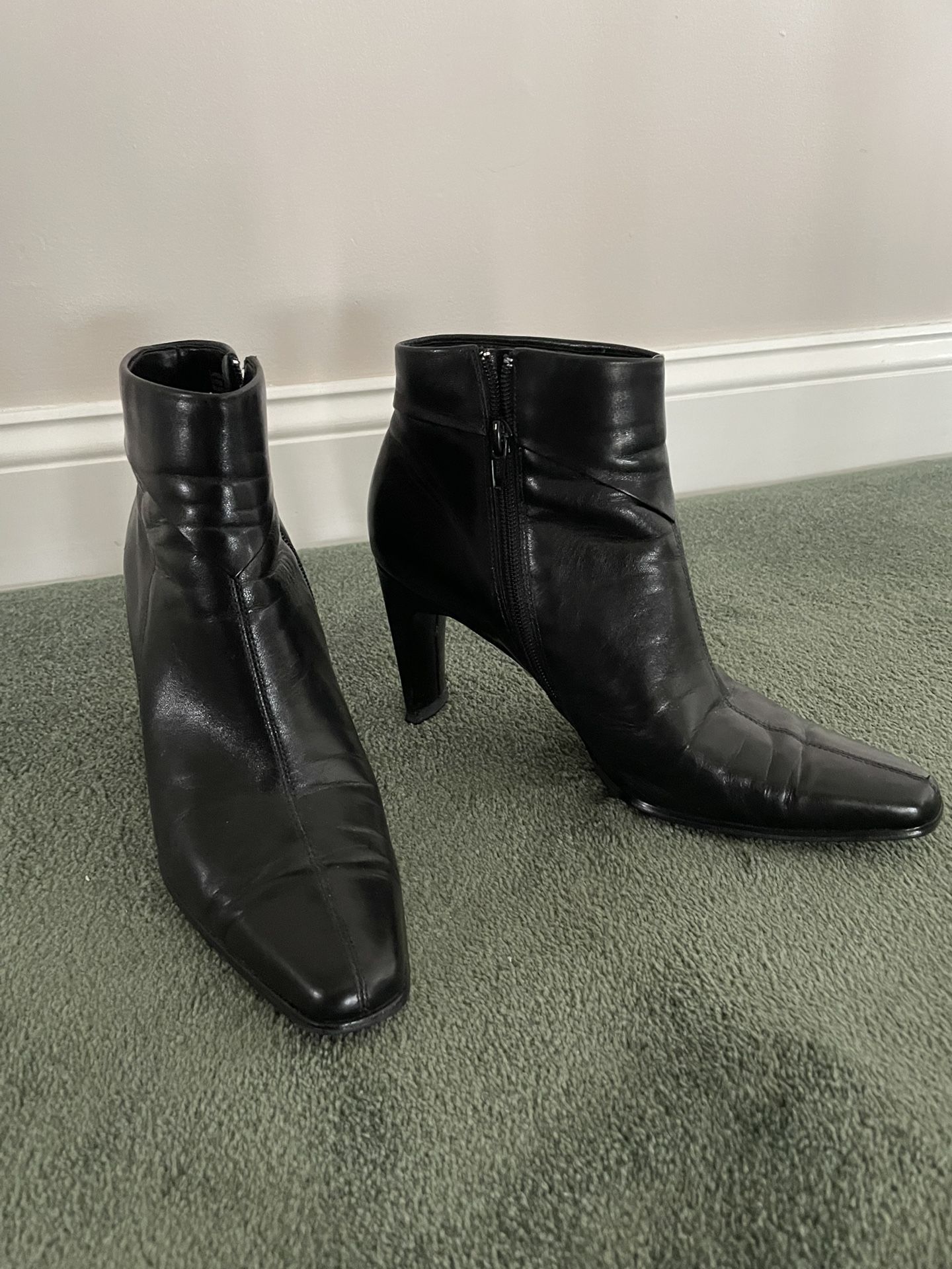 Bellini Women's Black Heeled Boots