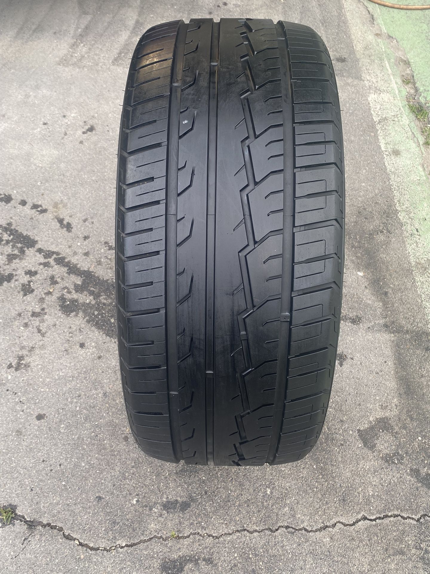 295/35R24 110V XL