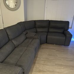 Sectional Couch With Recliners