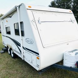 2004 Trail lite bantam Travel trailer 2 Tip Outs