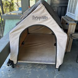 DOG HOUSE 