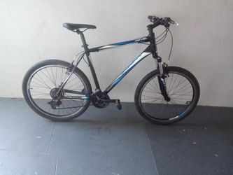 BICYCLE GIANT 21 SPEED SIZE 26 BRAND NEW 
