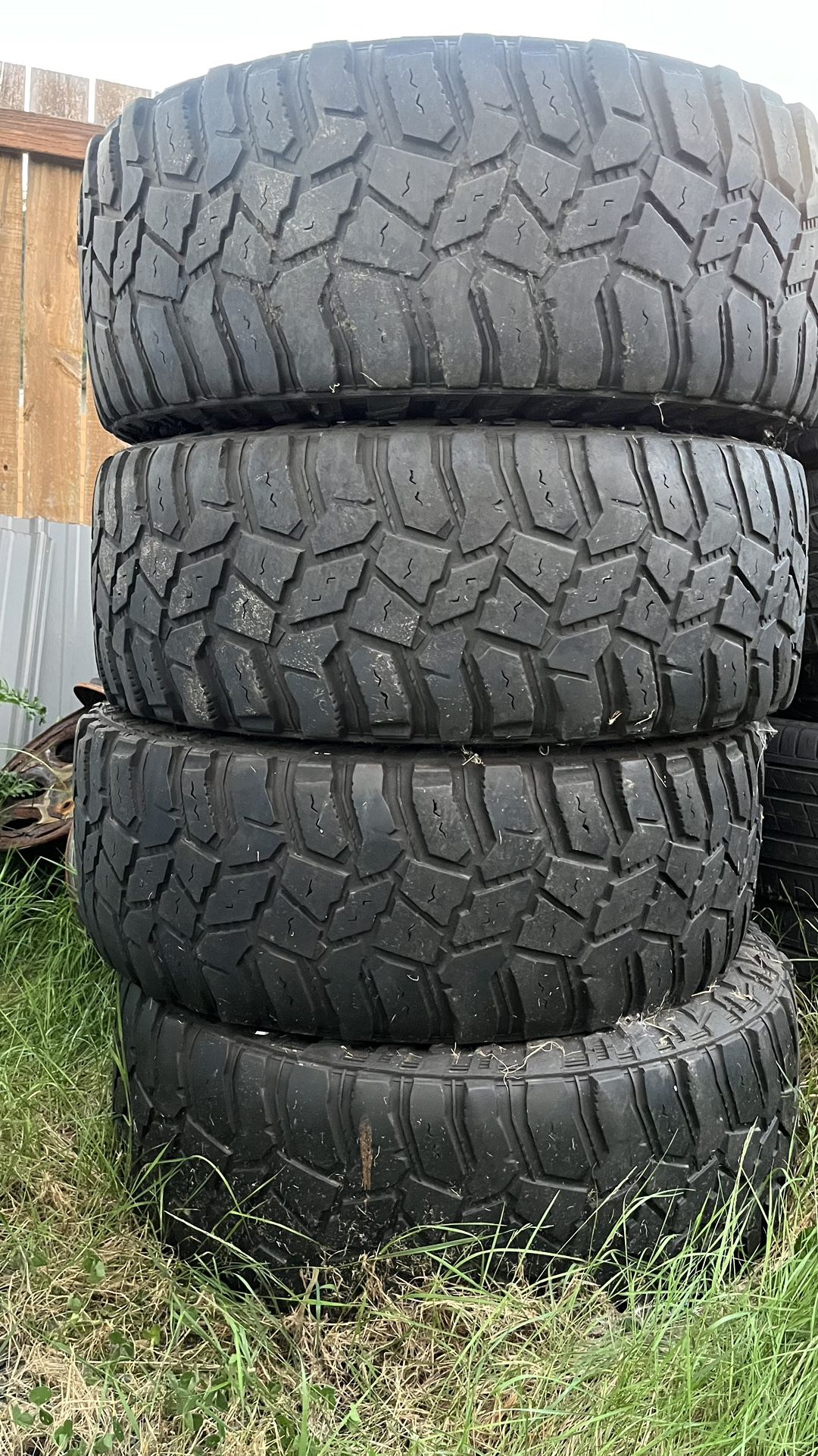 Set 4 Tires COOPER  315/70r17. 