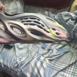 Foam Runners Size 9.5