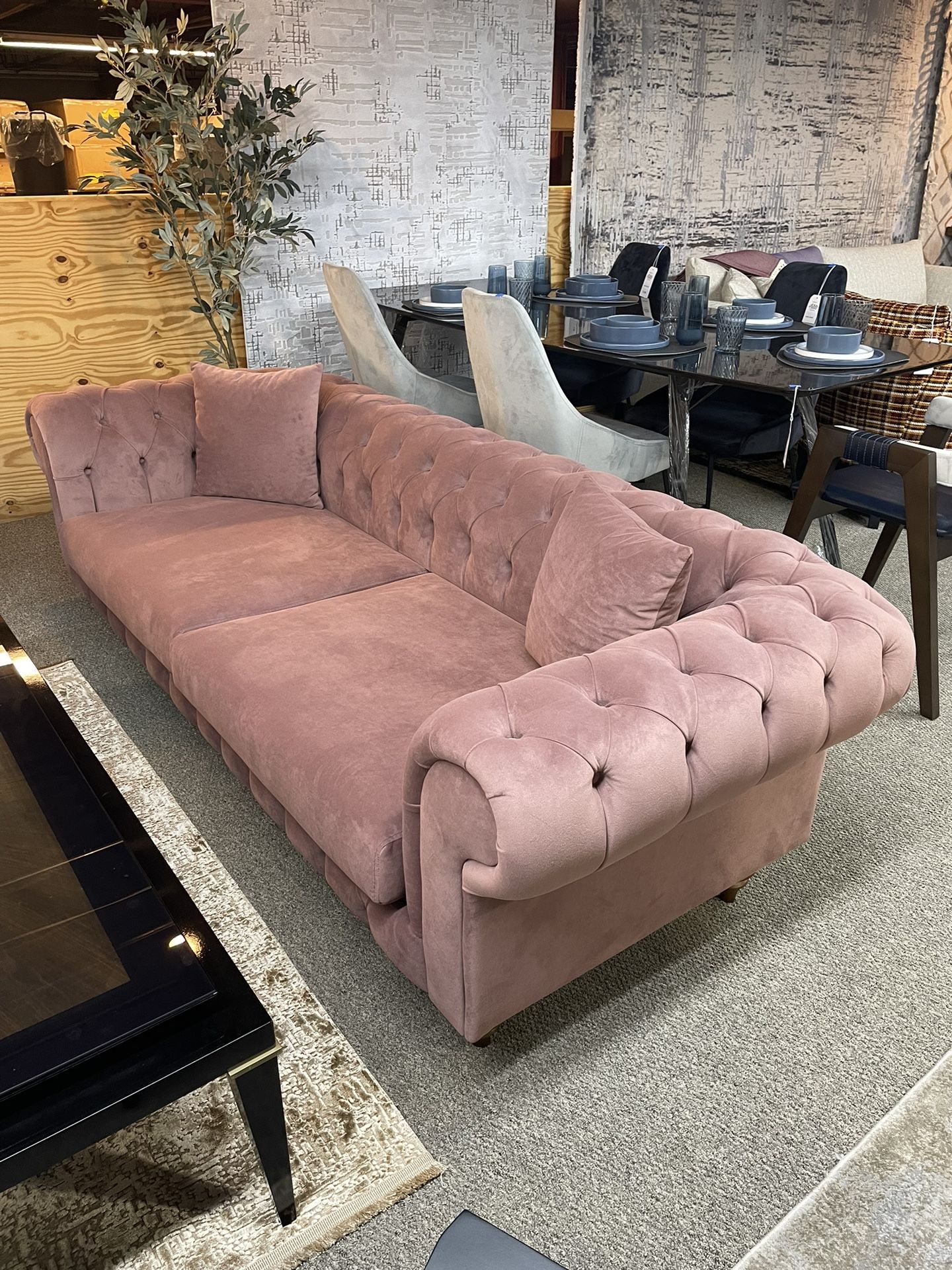 Chesterfield Sofa (Available In 5 Colors)