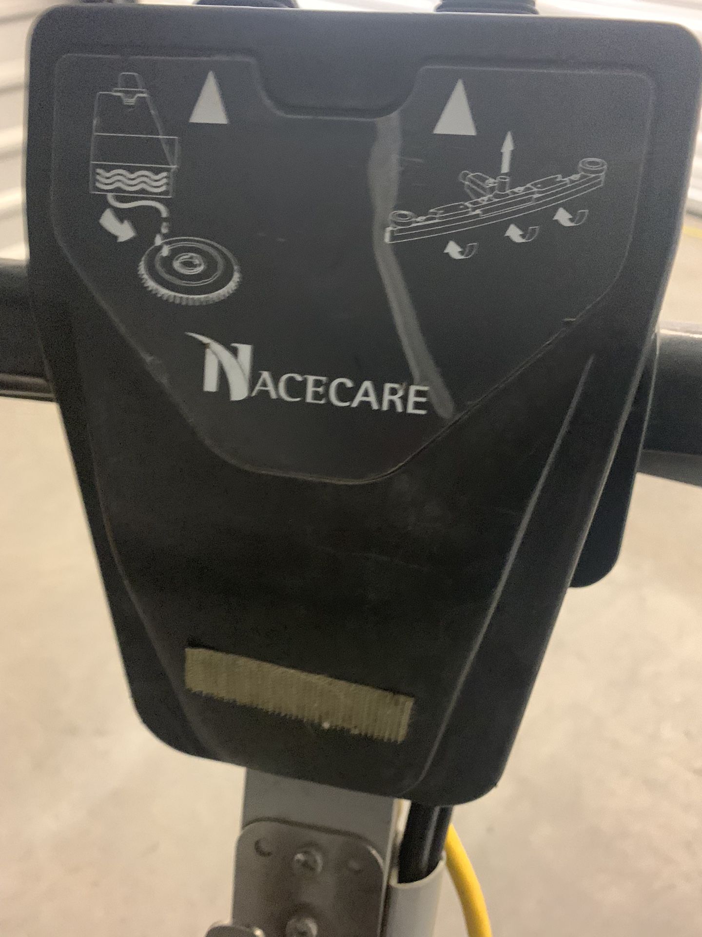NACE CARE FLOOR SCRUBBER 1 Machine