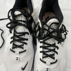 Men’s Nike shoes size 9 1/2