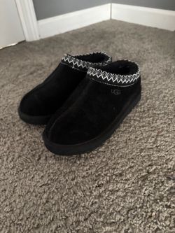 UGG Tasman