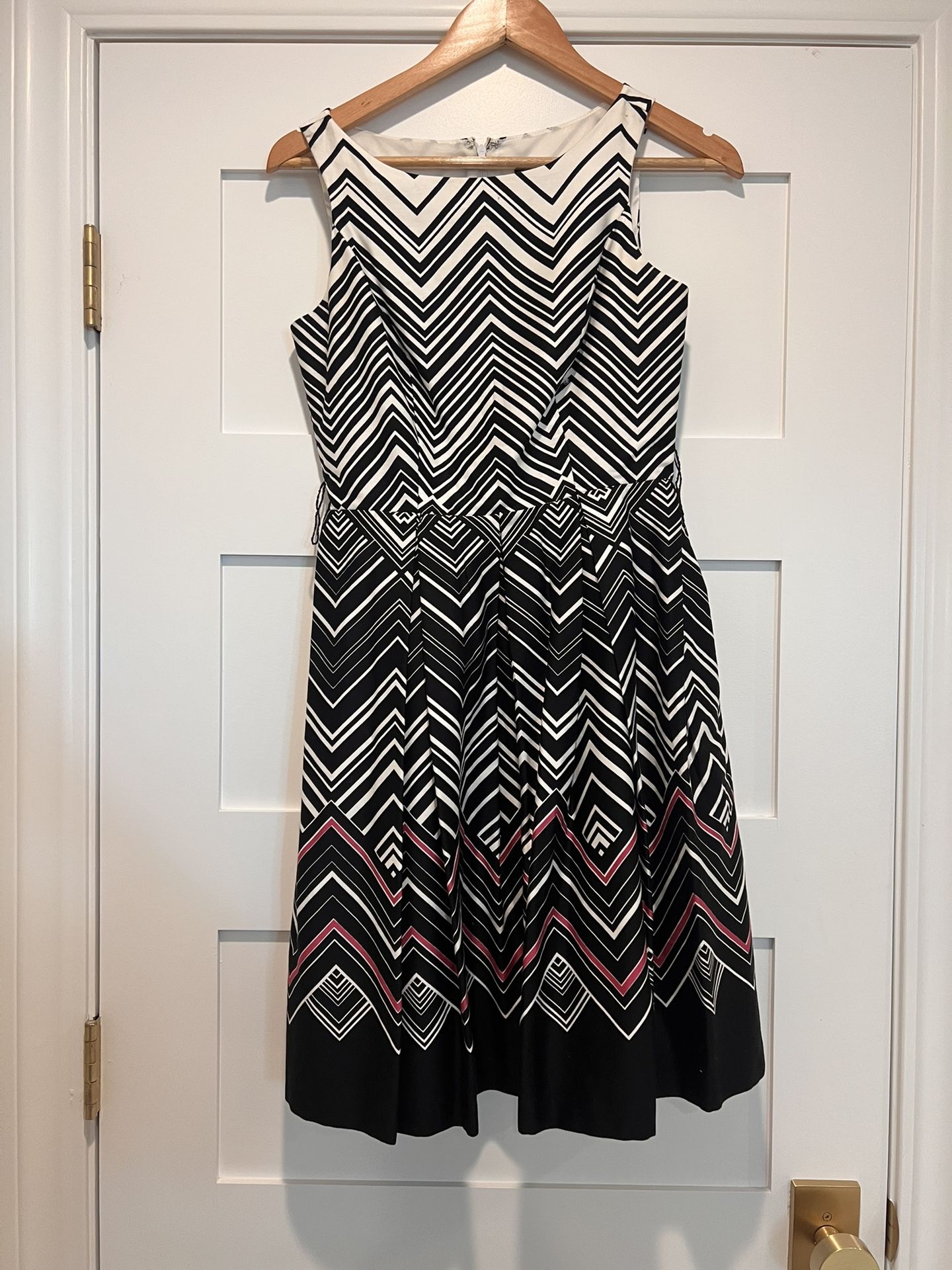 Jessica Howard Women's Petite Sleeveless Pleated Multicolor Dress 4P