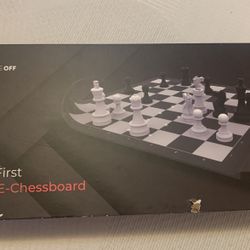 Square off Pro Electronic Chess Board