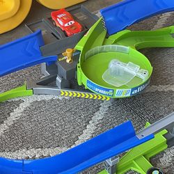 💥 Disney Cars Race Track & City Everything Set 💥 
