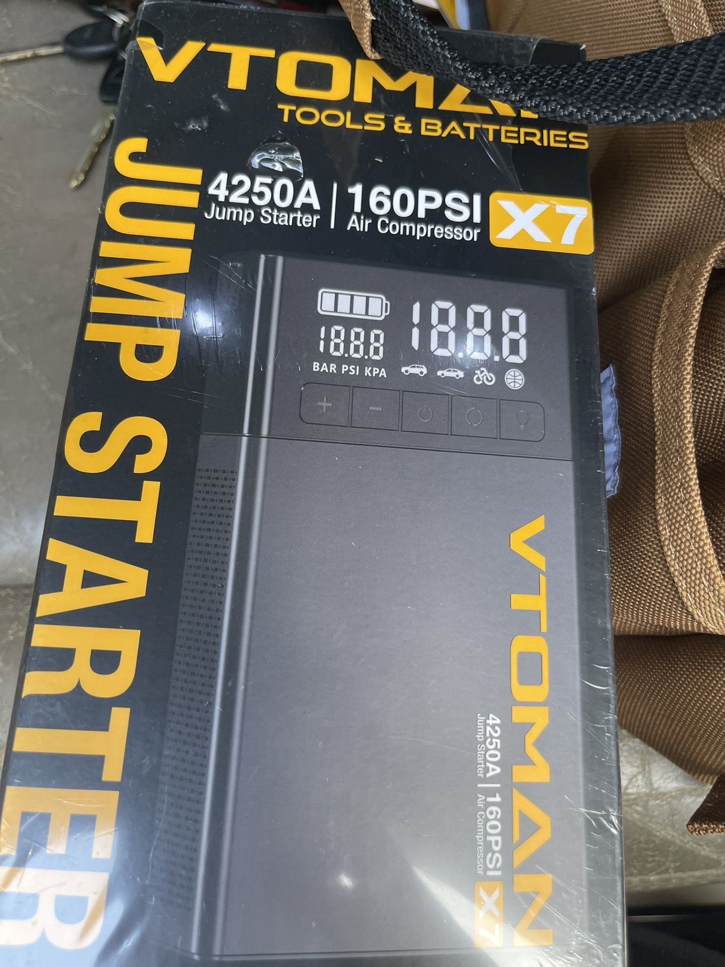 New Jump starter 425A 160psi Inflator