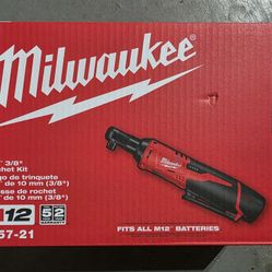 Milwaukee M12 Ratchet Kit 3/8