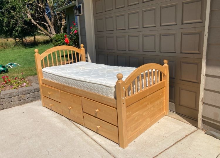 Twin captains Bed