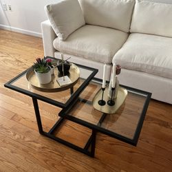 odern Black Glass Coffee Table – Sleek, Sturdy & Stylish – Great Condition! $65 (OBO)